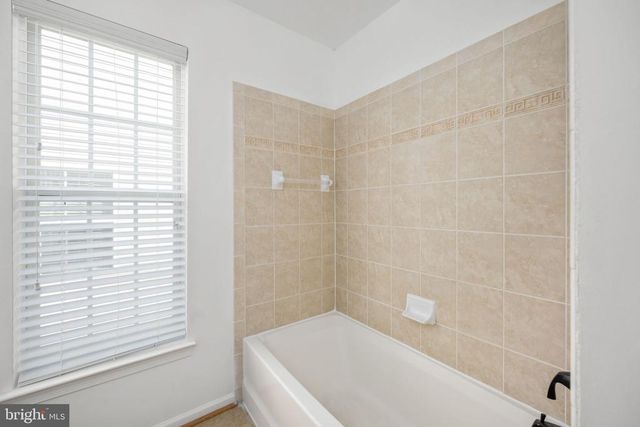 9320 BIRCH CLIFF DR, Fredericksburg, VA 22407