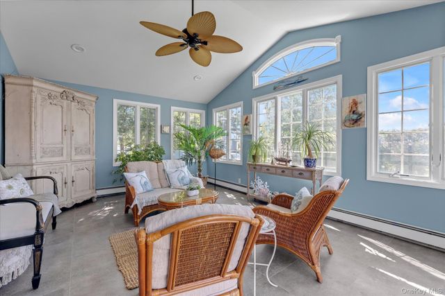 6 Montgomery Lane, Bay Shore, NY 11706