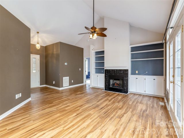 45 Poplar Creek Drive, Asheville, NC 28805