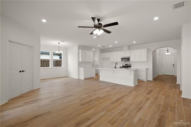 1409 E Silos Avenue, Edinburg, TX 78542