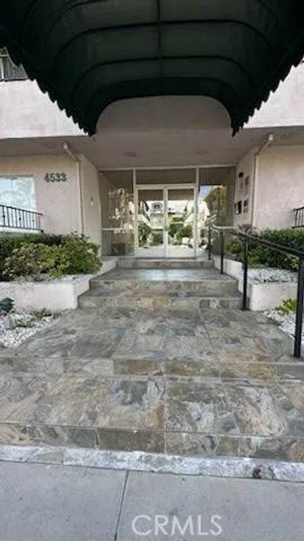 4533 Colbath Avenue 10, Sherman Oaks, CA 91423