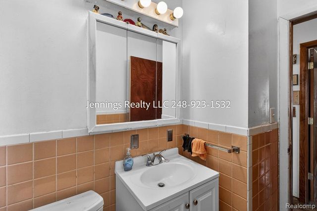 18676 Syracuse Street, Detroit, MI 48234