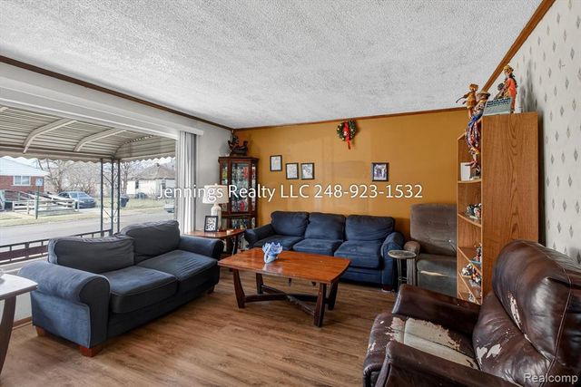 18676 Syracuse Street, Detroit, MI 48234