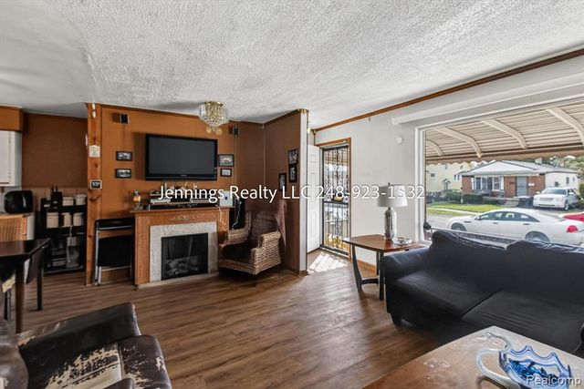 18676 Syracuse Street, Detroit, MI 48234