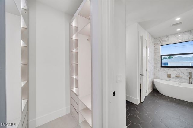 836 SW 36th TER, Cape Coral, FL 33914