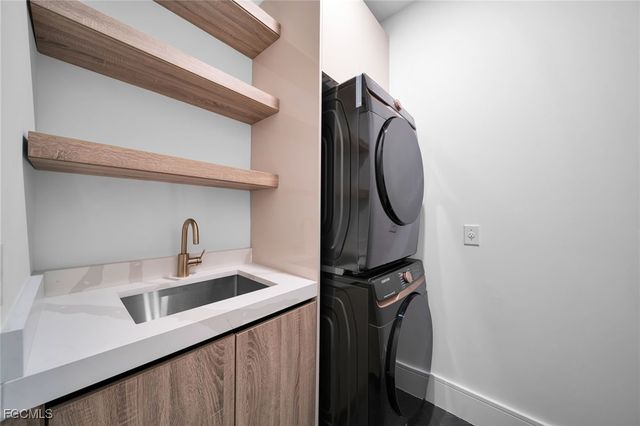 836 SW 36th TER, Cape Coral, FL 33914