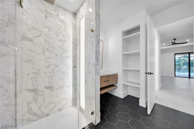 836 SW 36th TER, Cape Coral, FL 33914