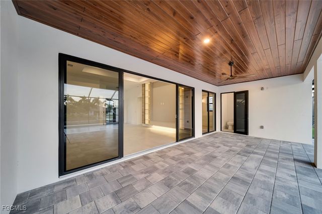 836 SW 36th TER, Cape Coral, FL 33914