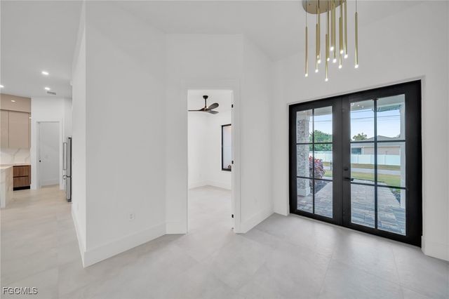 836 SW 36th TER, Cape Coral, FL 33914