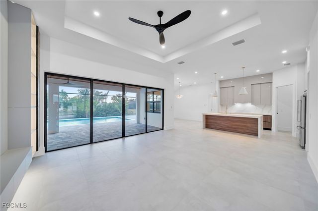 836 SW 36th TER, Cape Coral, FL 33914