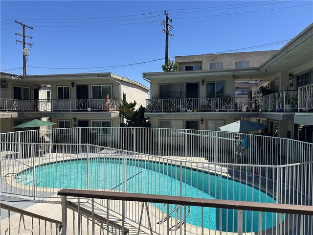 3500 Elm 10, Long Beach, CA 90807
