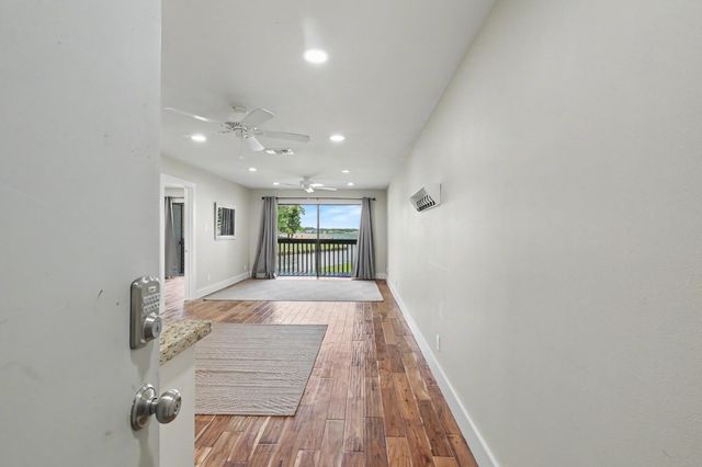 3900 Aspen Drive A105, Montgomery, TX 77356