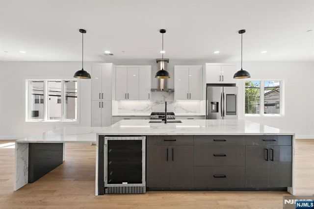 501 Saint Pauls Avenue, Cliffside Park, NJ 07010