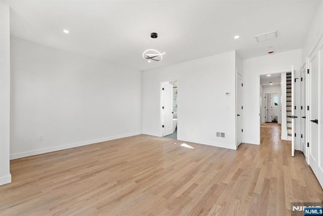 501 Saint Pauls Avenue, Cliffside Park, NJ 07010