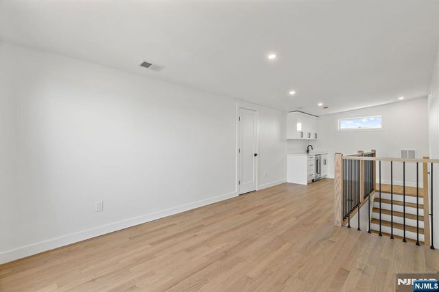 501 Saint Pauls Avenue, Cliffside Park, NJ 07010