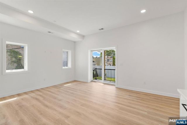 501 Saint Pauls Avenue, Cliffside Park, NJ 07010