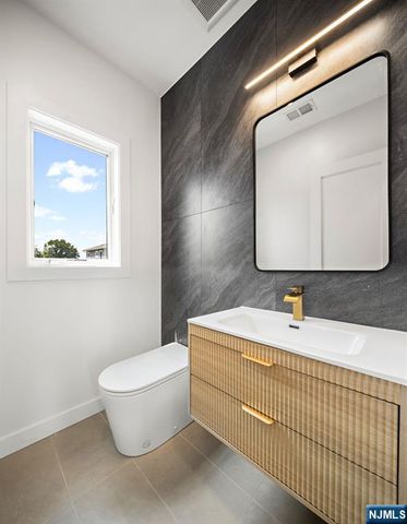 501 Saint Pauls Avenue, Cliffside Park, NJ 07010