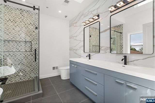 501 Saint Pauls Avenue, Cliffside Park, NJ 07010