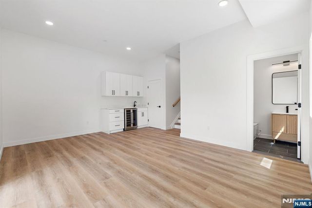 501 Saint Pauls Avenue, Cliffside Park, NJ 07010