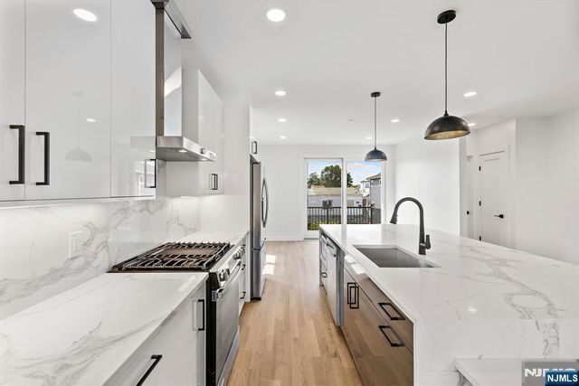 501 Saint Pauls Avenue, Cliffside Park, NJ 07010