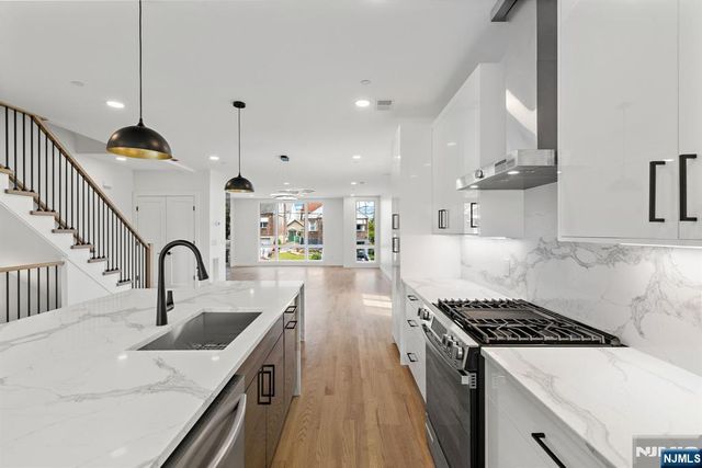 501 Saint Pauls Avenue, Cliffside Park, NJ 07010