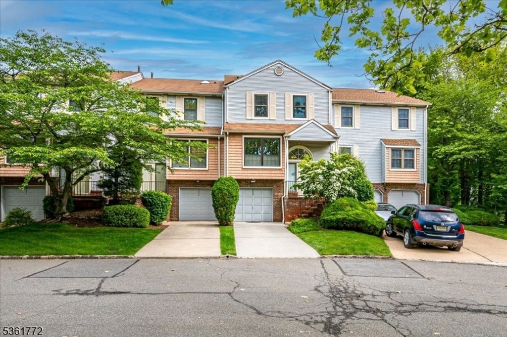 3805 Spring Brook Dr, Edison Twp., NJ 08820