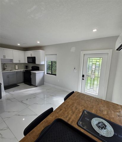 1281 NE 110th St 1285, Miami, FL 33161