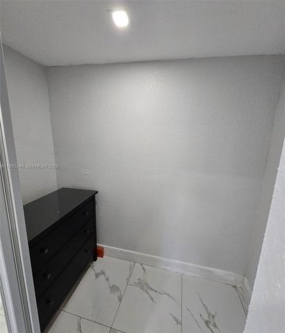 1281 NE 110th St 1285, Miami, FL 33161