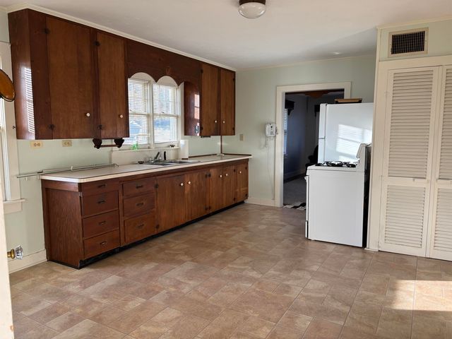 800 E State Street, East Tawas, MI 48730