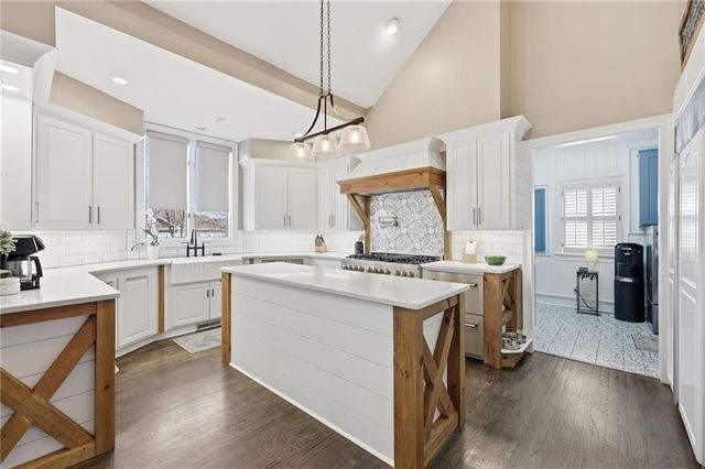 2650 Waters Edge Drive, Gainesville, GA 30504