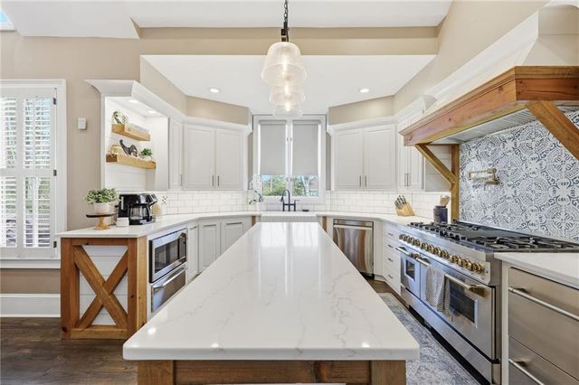 2650 Waters Edge Drive, Gainesville, GA 30504