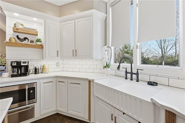 2650 Waters Edge Drive, Gainesville, GA 30504