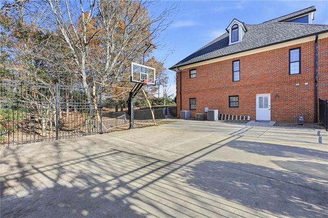 2650 Waters Edge Drive, Gainesville, GA 30504