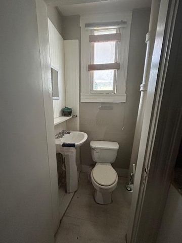 38 E Innis Avenue, Columbus, OH 43207