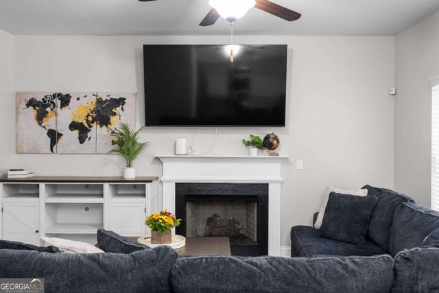 4142 Woodland Park Drive, Atlanta, GA 30331