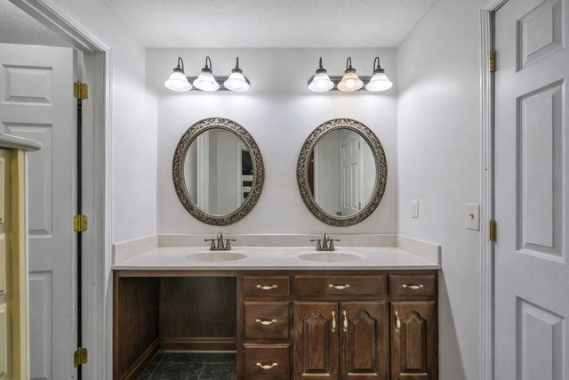 311 Downs Rd, Cumberland City, TN 37050