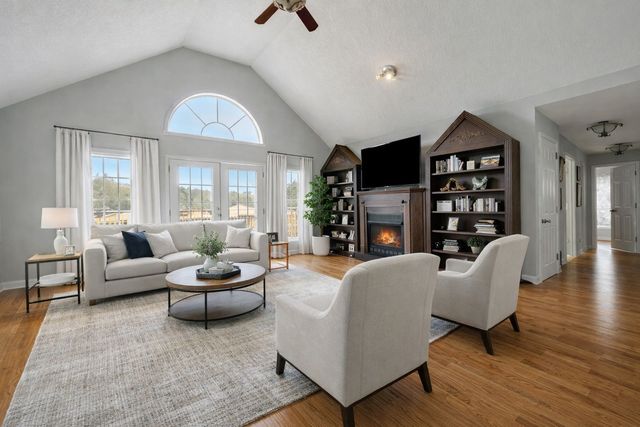 311 Downs Rd, Cumberland City, TN 37050