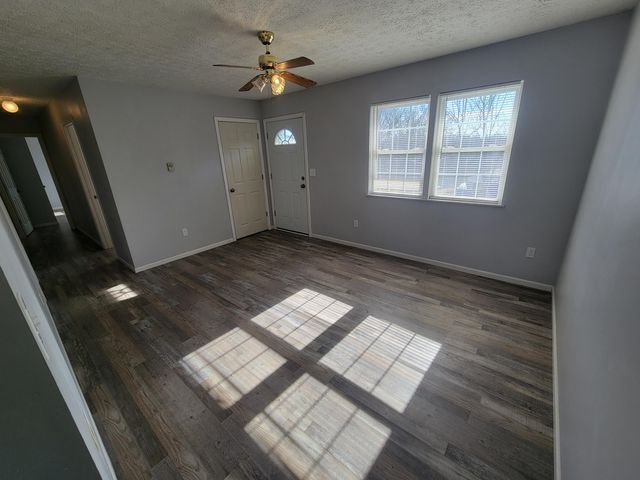 1870 Tapering Pointe Road, Warsaw, KY 41095