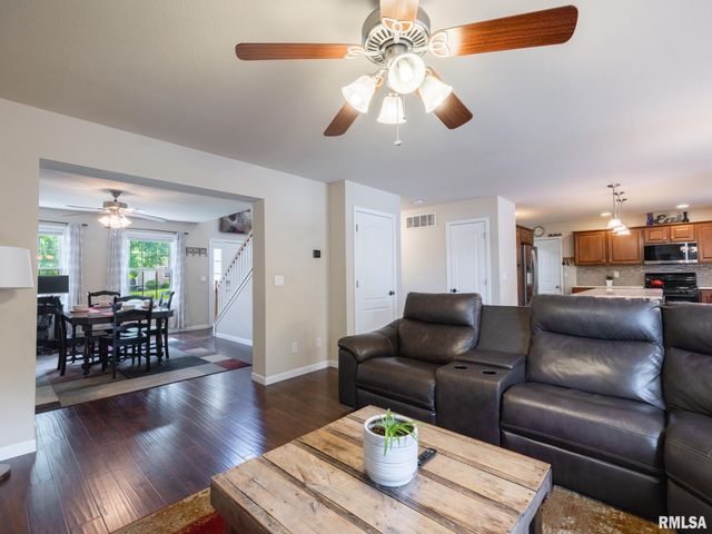 203 STONEWOOD Drive, East Peoria, IL 61611