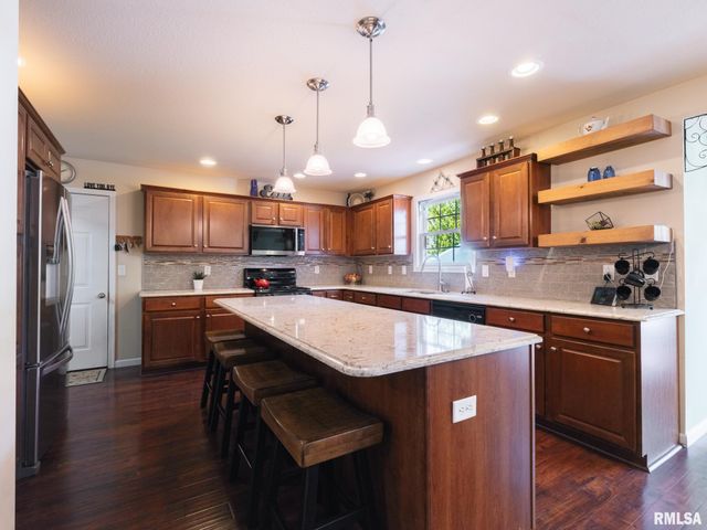 203 STONEWOOD Drive, East Peoria, IL 61611