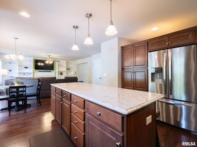 203 STONEWOOD Drive, East Peoria, IL 61611