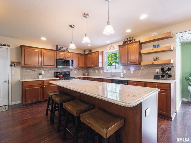 203 STONEWOOD Drive, East Peoria, IL 61611