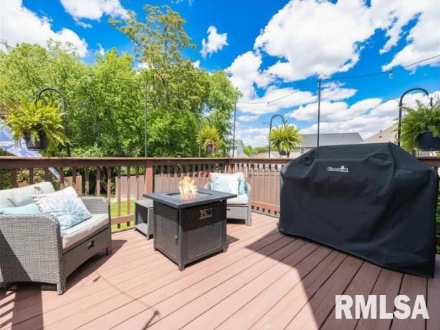 203 STONEWOOD Drive, East Peoria, IL 61611