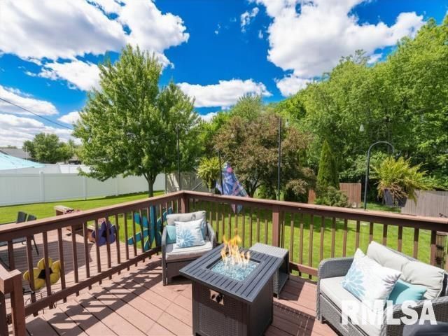 203 STONEWOOD Drive, East Peoria, IL 61611