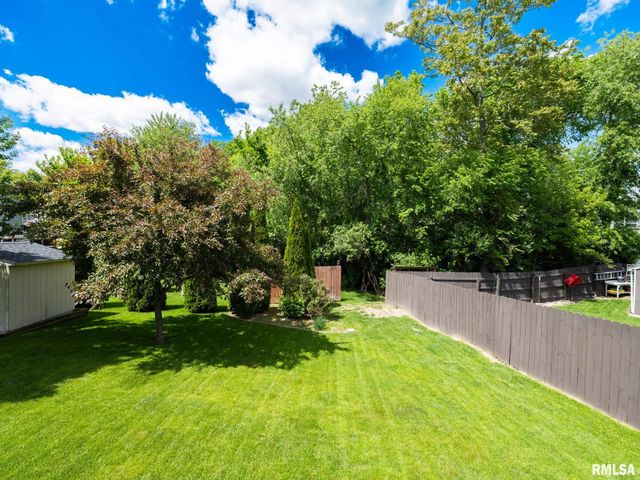 203 STONEWOOD Drive, East Peoria, IL 61611