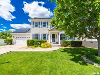 203 STONEWOOD Drive, East Peoria, IL 61611