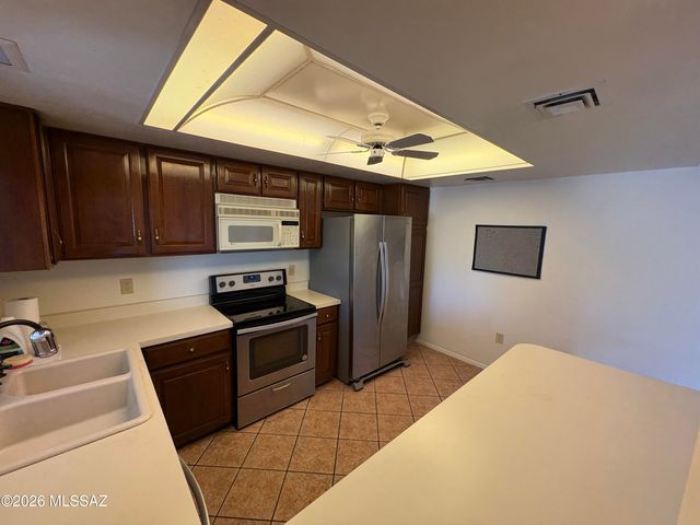 632 N Avenida Tortuga, Green Valley, AZ 85614