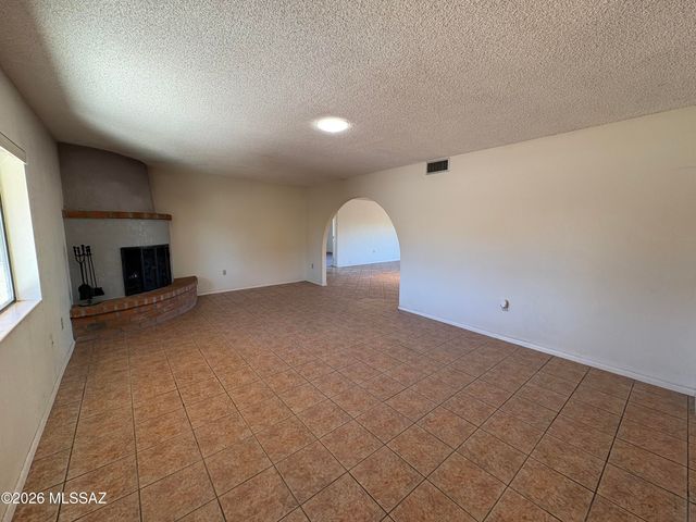 632 N Avenida Tortuga, Green Valley, AZ 85614