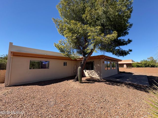 632 N Avenida Tortuga, Green Valley, AZ 85614