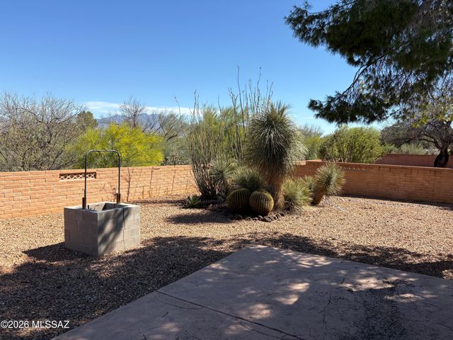 632 N Avenida Tortuga, Green Valley, AZ 85614